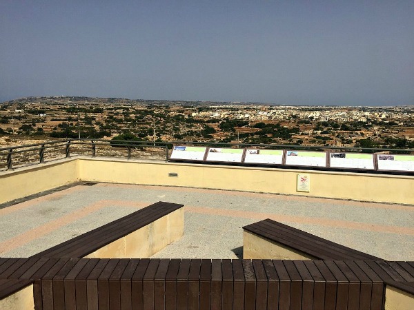 top bench views malta