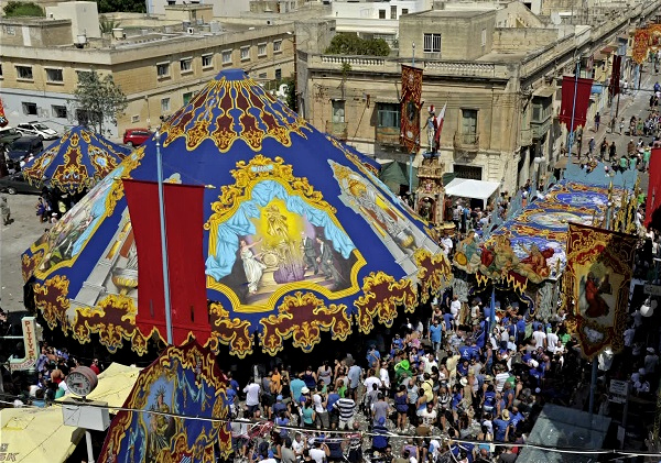 biggest umbrella in malta